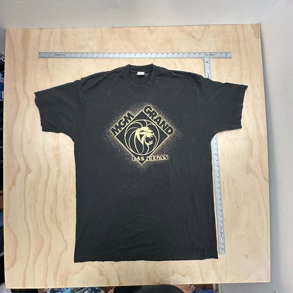 Vintage MGM Grand Casino Hotel Las Vegas Mens XL Black Tshirt Gold Foil Lion 90s